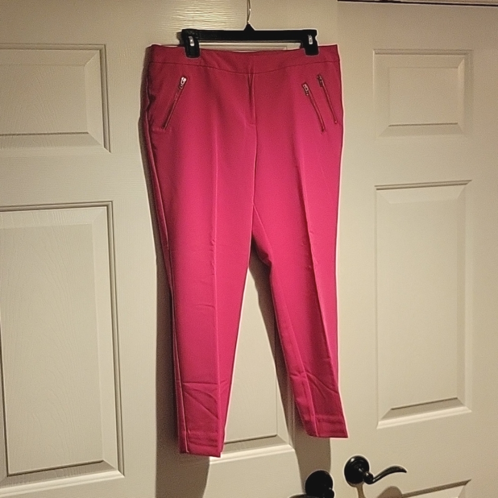 Barbiecore capris size 10